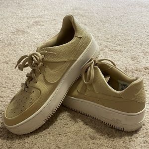 Beige leather Nike AF1